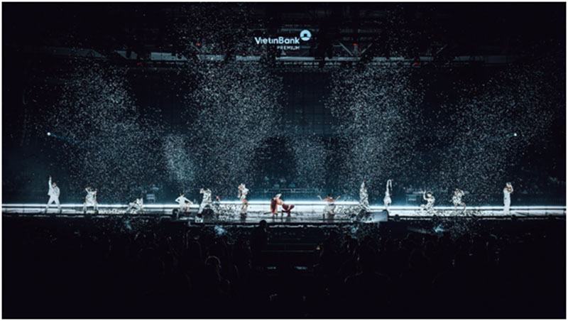 “Bùng nổ” cảm xúc với đêm nhạc Sống trọn tinh hoa đánh dấu hành trình 10 năm VietinBank Premium -0