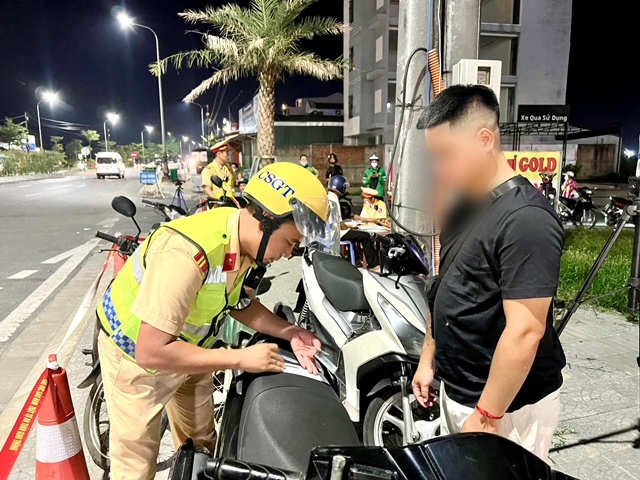 Xử phạt hơn 3.100 trường hợp vi phạm nồng độ cồn sau hơn 1 tháng ra quân  -0