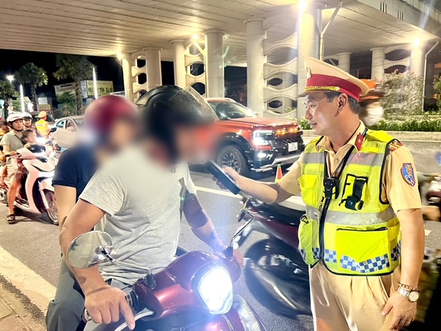 Xử phạt hơn 3.100 trường hợp vi phạm nồng độ cồn sau hơn 1 tháng ra quân  -0