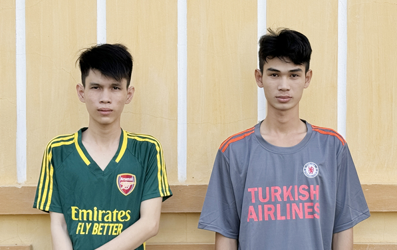 Bị nhắc nhở, 2 thành niên chặn đường chém quản lý công ty -0