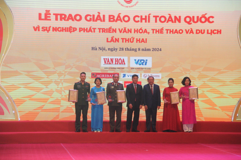Trao Giải Báo chí toàn quốc “Vì sự nghiệp phát triển Văn hóa, Thể thao và Du lịch” lần thứ hai -0