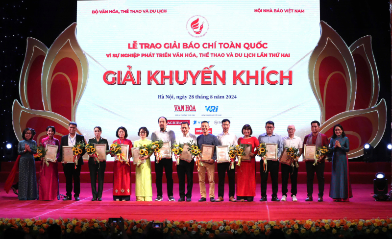 Trao Giải Báo chí toàn quốc “Vì sự nghiệp phát triển Văn hóa, Thể thao và Du lịch” lần thứ hai -0
