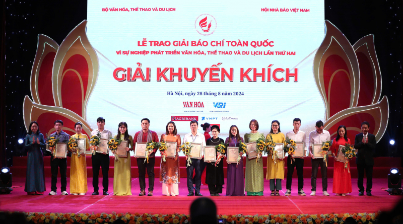 Trao Giải Báo chí toàn quốc “Vì sự nghiệp phát triển Văn hóa, Thể thao và Du lịch” lần thứ hai -0