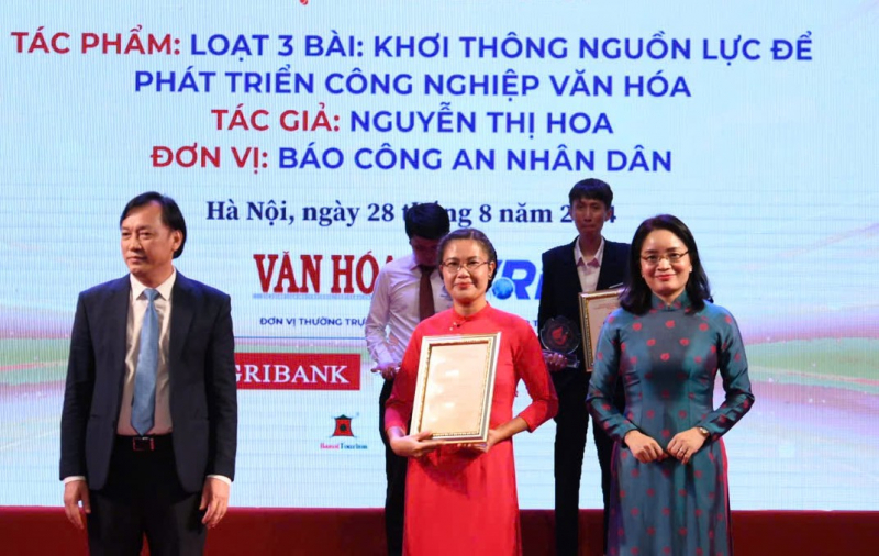 Trao Giải Báo chí toàn quốc “Vì sự nghiệp phát triển Văn hóa, Thể thao và Du lịch” lần thứ hai -0