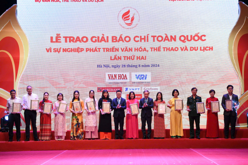 Trao Giải Báo chí toàn quốc “Vì sự nghiệp phát triển Văn hóa, Thể thao và Du lịch” lần thứ hai -0