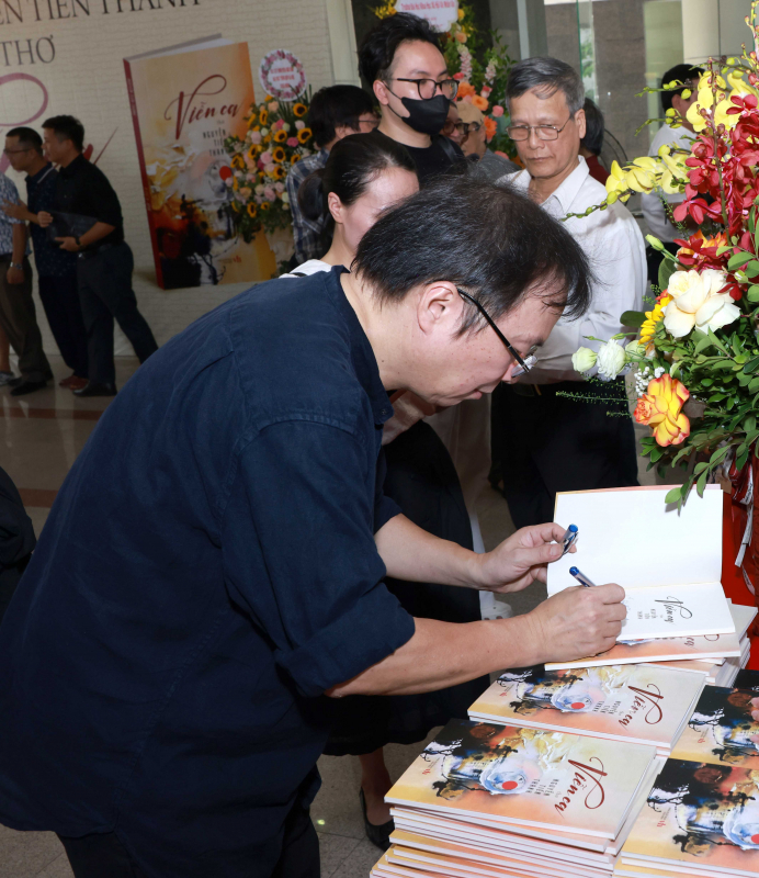 Ra mắt tập thơ “Viễn ca” của nhà thơ, nhà báo Nguyễn Tiến Thanh -0