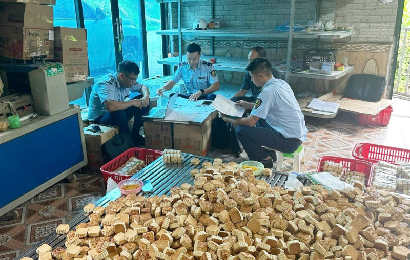 Kiểm tra, xử lý sản phẩm, thực phẩm không an toàn tiêu thụ trong dịp Tết Trung thu -0