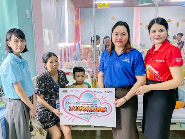 Long Châu đồng hành cùng Quỹ Hy vọng, trao yêu thương đến các bệnh nhi nghèo -0