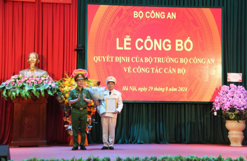 Công bố  Quyết định của Bộ trưởng Bộ Công an bổ nhiệm Cục trưởng đối với Thiếu tướng Trần Văn Thiện -0