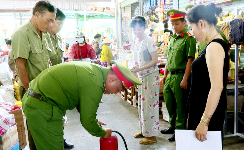 Chủ động phòng ngừa cháy, nổ tại chợ truyền thống ở Bạc Liêu -0