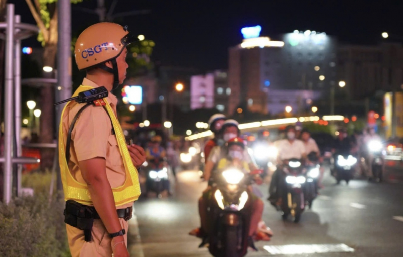 Pháo hoa rực sáng trên bầu trời TP Hồ Chí Minh trong Lễ Quốc khánh 2/9 -2