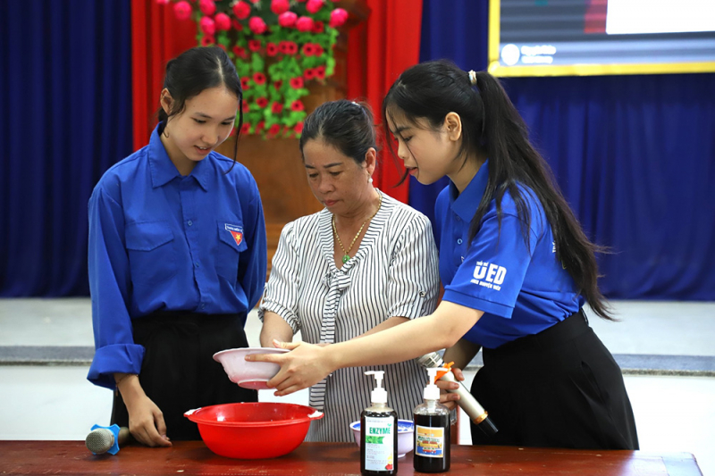 anh 2 dh da nang bai 1 bao cand.jpg -0