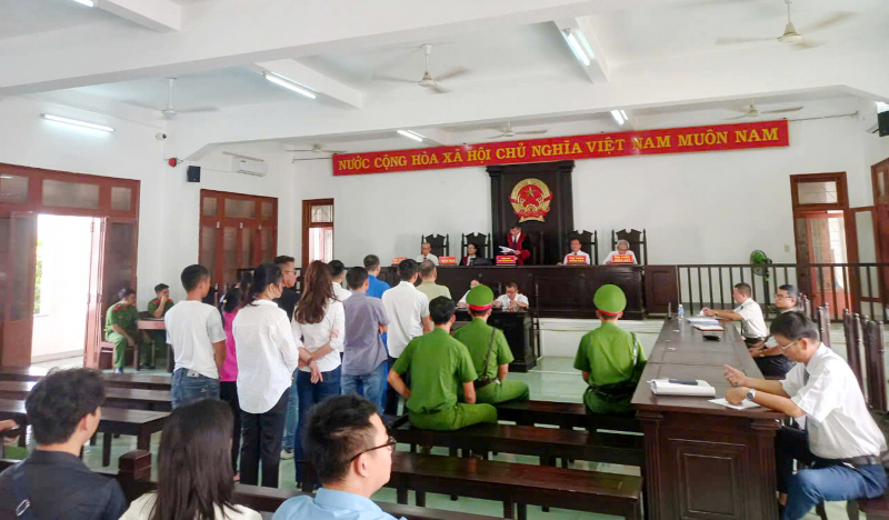 10 bị cáo nhận hối lộ trong đăng kiểm ở Phú Yên lãnh án 79 năm tù -0