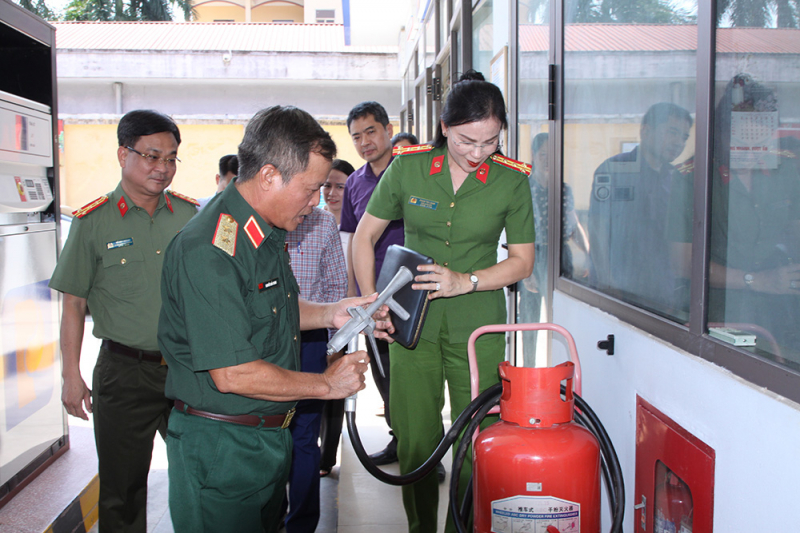 Đoàn khảo sát của Ủy ban Quốc phòng và An ninh Quốc hội làm việc với tỉnh Nam Định -0