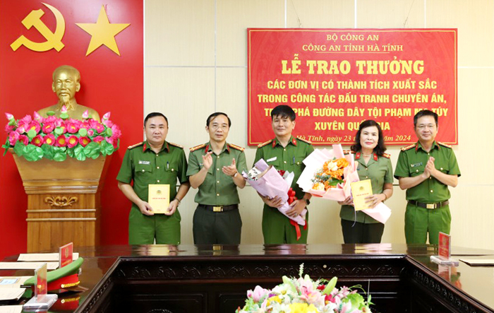 Xuất ngoại săn tội phạm -0