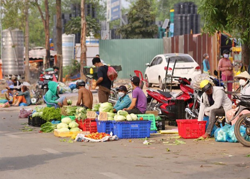 Bát nháo việc kinh doanh “ăn theo” chợ đầu mối nông sản -0