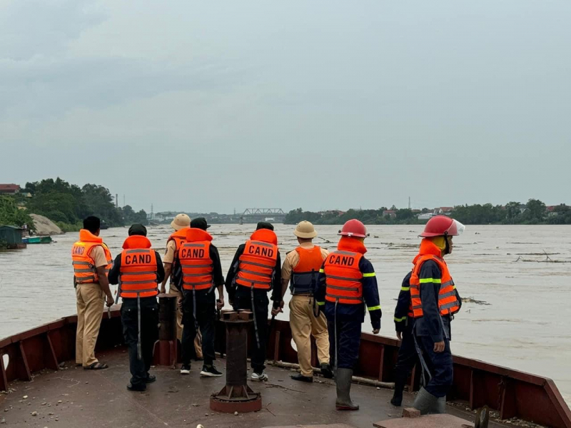 Sớm khớp thông tin xác định cụ thể người bị nạn trong vụ sập cầu Phong Châu -0