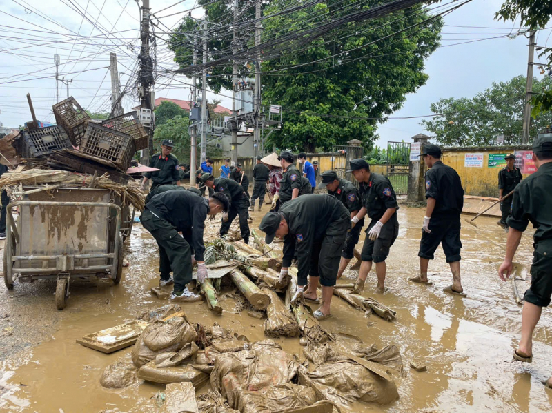 Bộ Tư lệnh Cảnh sát cơ động tiếp tục tăng cường giúp 7 địa phương khắc phục hậu quả mưa bão -0