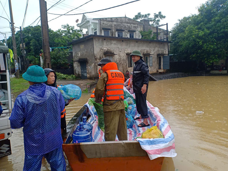 Kiểm tra công tác phòng, chống lũ tại Đê đập tràn xã Đức Long, huyện Nho Quan -2