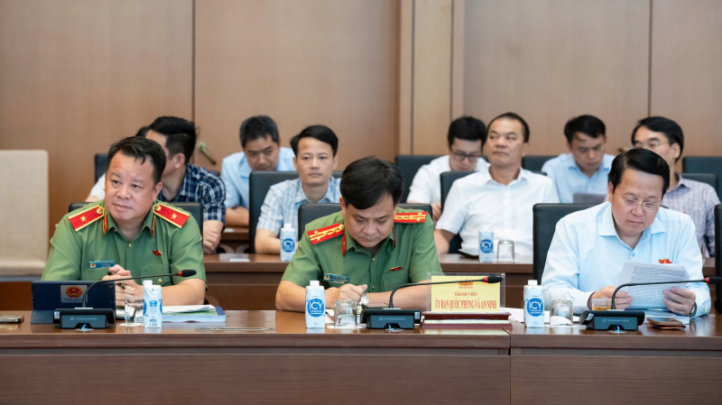 Ủy ban Quốc phòng và an ninh tổ chức phiên họp toàn thể lần thứ 12 -1