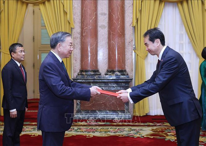 Tổng Bí thư, Chủ tịch nước Tô Lâm tiếp Đại sứ Trung Quốc -0