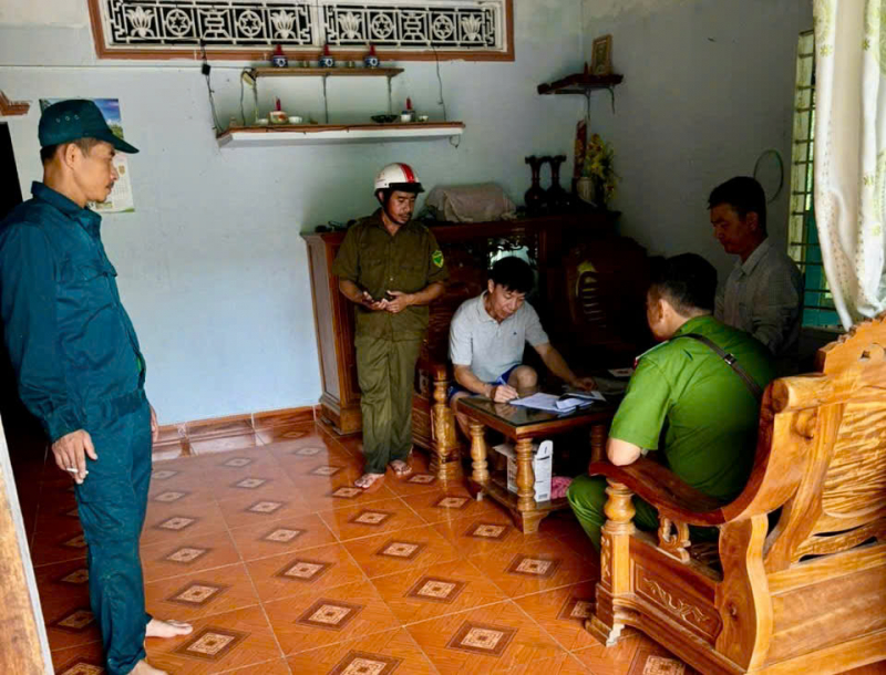 Di dời hàng trăm hộ dân đồng bào dân tộc thiểu số đề phòng sạt, trượt lở đất -0