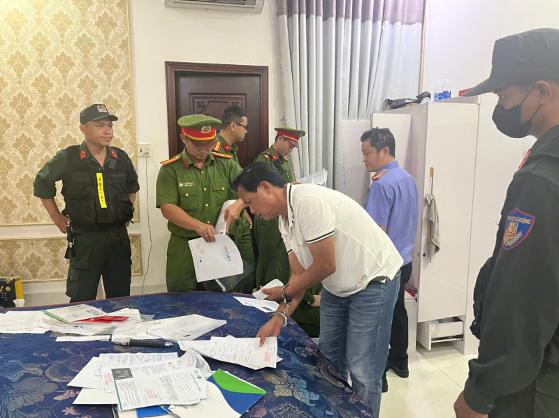 Khám xét nơi làm việc của Giám đốc Công ty TNHH Long Thái Việt -0