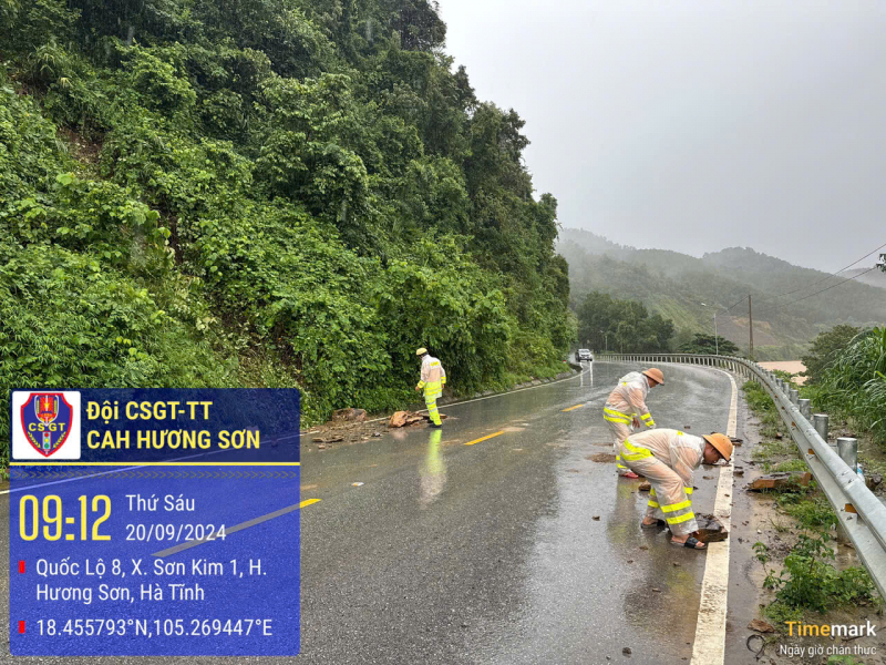 Hà Tĩnh: Lũ các sông lên nhanh, nhiều tuyến đường, cầu tràn bị ngập -1