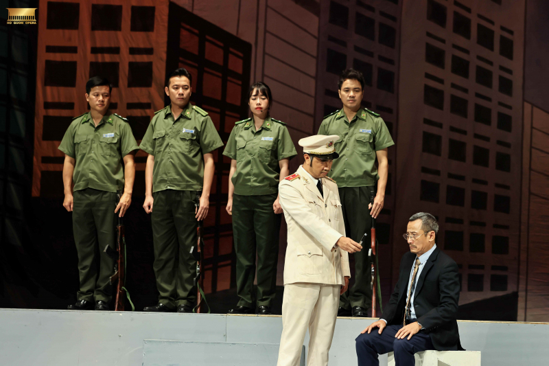 Biểu diễn vở “Bản danh sách điệp viên II” ủng hộ đồng bào ảnh hưởng bão lũ -0