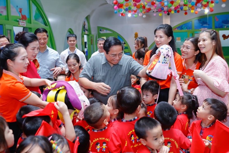 Thủ tướng thăm  khu nhà ở xã hội và kiểm tra tiến độ dự án đầu tư xây dựng đường Vành đai 4 - Vùng Thủ đô  -0