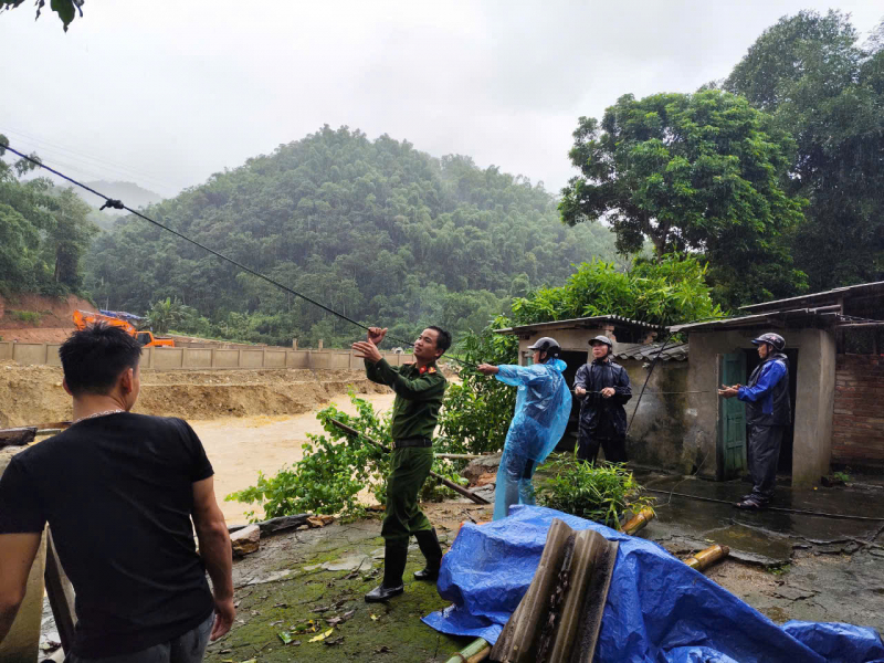 Công an các huyện miền núi tỉnh Thanh Hóa chủ động ứng phó mưa lũ -0