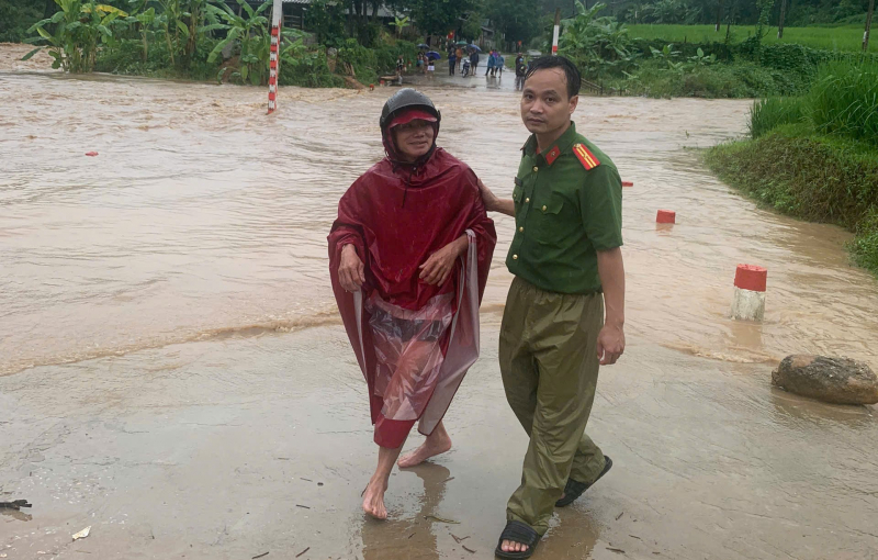 Công an các huyện miền núi tỉnh Thanh Hóa chủ động ứng phó mưa lũ -0