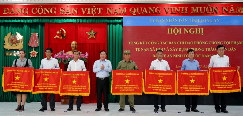 Xây dựng lực lượng Công an tỉnh Long An thật sự trong sạch, vững mạnh, chính quy, tinh nhuệ, hiện đại -0