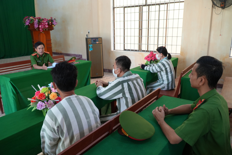 Mong chờ ngày đặc xá trở về làm lại cuộc đời -0