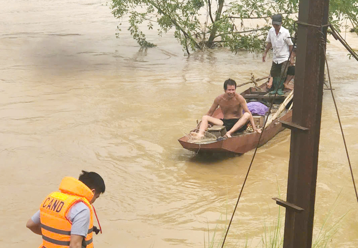 Công an xã Định Tân, huyện Yên Định cứu sống một người dân bị lũ cuốn trôi -0