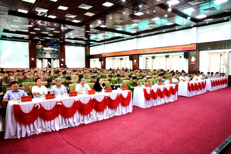 Công an Thừa Thiên Huế sơ kết 2 năm thực hiện Nghị quyết số 12 của Đảng ủy Công an Trung ương -0