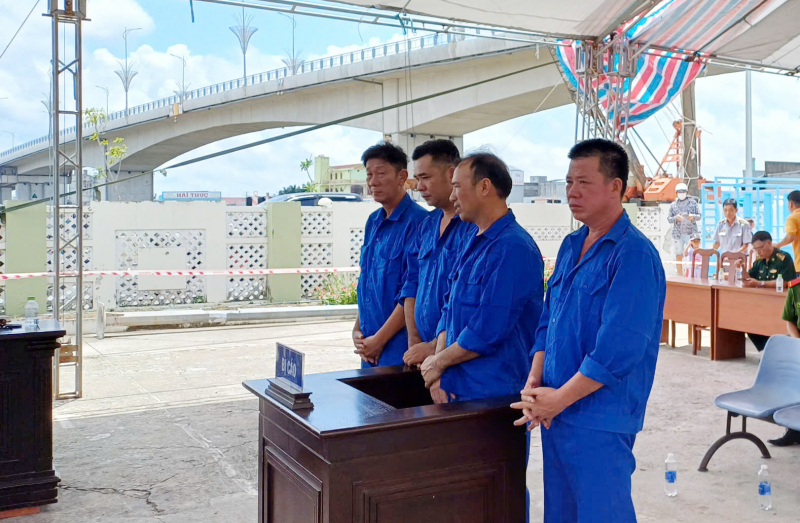 21 năm từ cho nhóm đối tượng đưa người ra nước ngoài đánh bắt hải sản trái phép -0