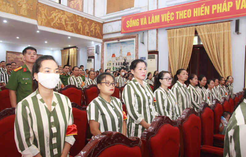 Rộn ràng ngày hội đặc xá tại Trại giam Phú Sơn 4 -1