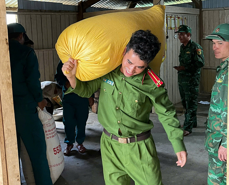 Hoàn thành di dời 10 hộ dân sống dưới chân đồi bị nứt đến nơi an toàn -0