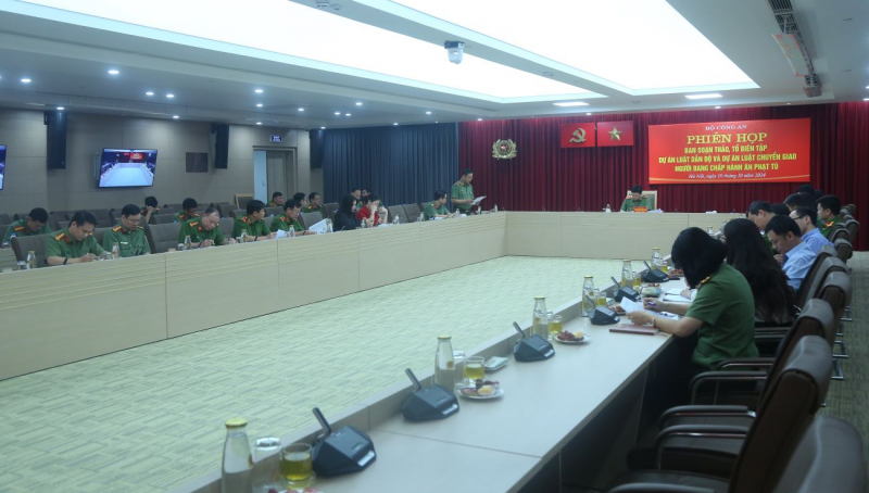 Họp Ban soạn thảo, Tổ biên tập dự án Luật Dẫn độ và dự án Luật Chuyển giao người đang chấp hành án phạt tù -0