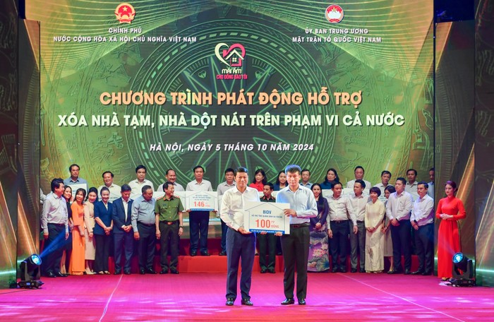 BIDV ủng hộ 100 tỷ đồng chung tay xóa nhà tạm, nhà dột nát -0