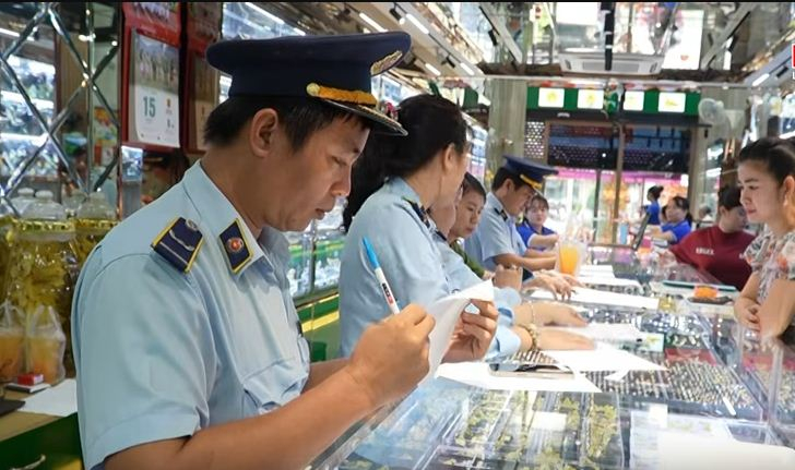 Xử phạt nhiều cơ sở kinh doanh vàng vi phạm -0