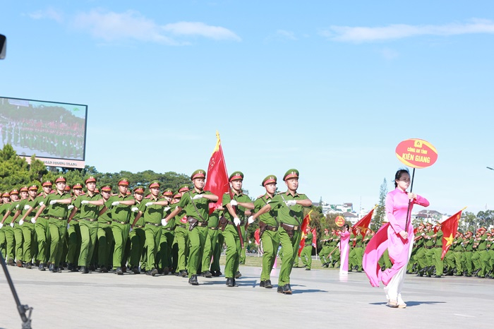 Tưng bừng khai mạc Đại hội Khỏe Vì An ninh Tổ quốc -2