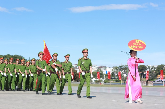 Tưng bừng khai mạc Đại hội Khỏe Vì An ninh Tổ quốc -5