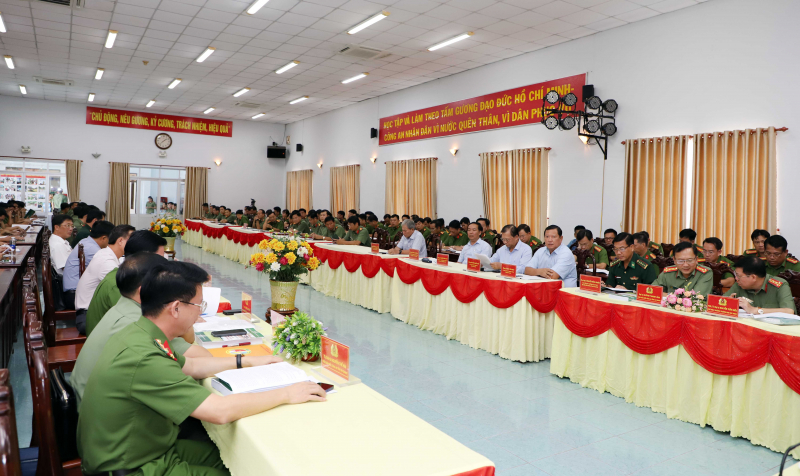 Nâng cao hiệu quả trong bảo đảm ANTT trên tuyến biên giới Tây Nam Bộ của Công an cấp xã -1