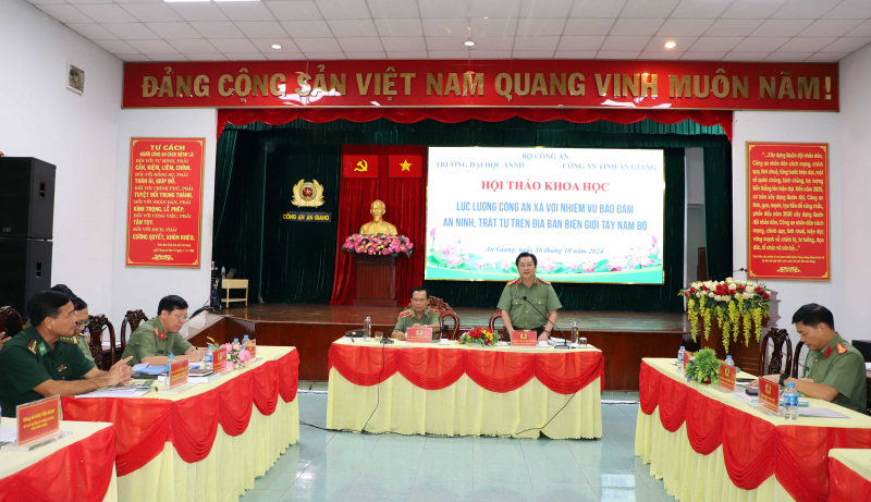 Nâng cao hiệu quả trong bảo đảm ANTT trên tuyến biên giới Tây Nam Bộ của Công an cấp xã -0