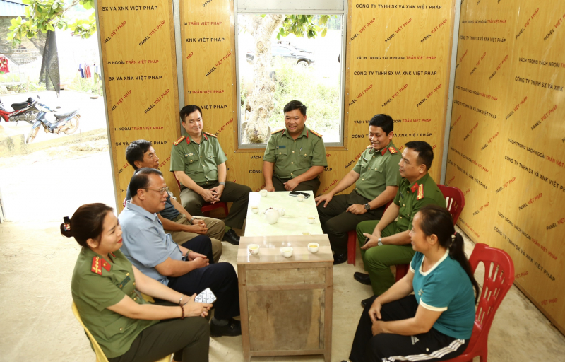 Chuyện chưa kể về nghĩa cử của Bộ Công an giúp dân làm nhà tại Bắc Kạn -0