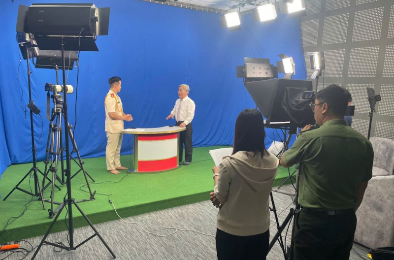 Hơn 70 người dẫn chương trình trong lực lượng CAND tranh tài tại Nha Trang -0