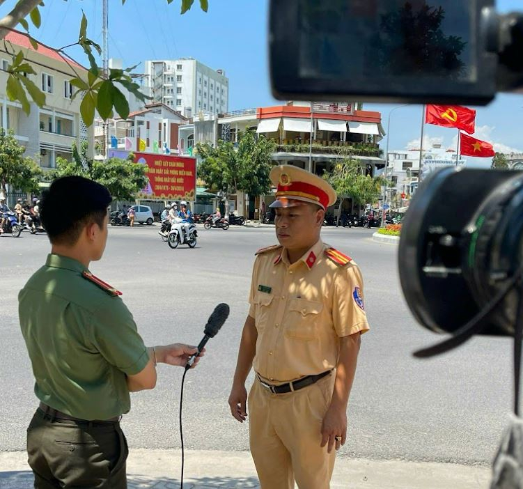 Hơn 70 người dẫn chương trình trong lực lượng CAND tranh tài tại Nha Trang -1