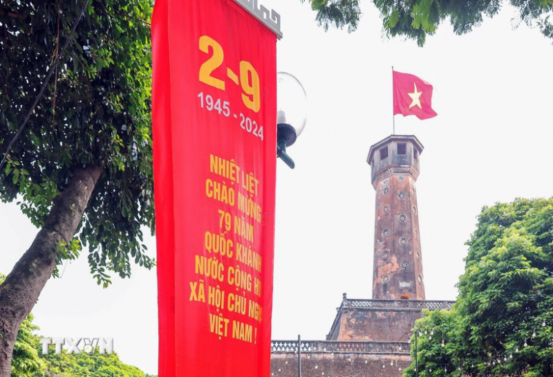 ttxvn-ha-noi-trang-hoang-ruc-ro-chao-mung-79-nam-quoc-khanh-2-9-3108-2-2041.jpg -0